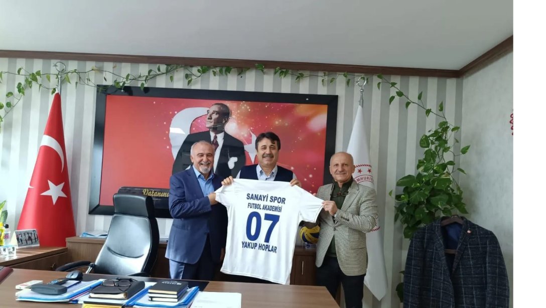 Antalya Sanayi Spor Kulübünden İlçe Milli Eğitim Müdürmüze Ziyaret