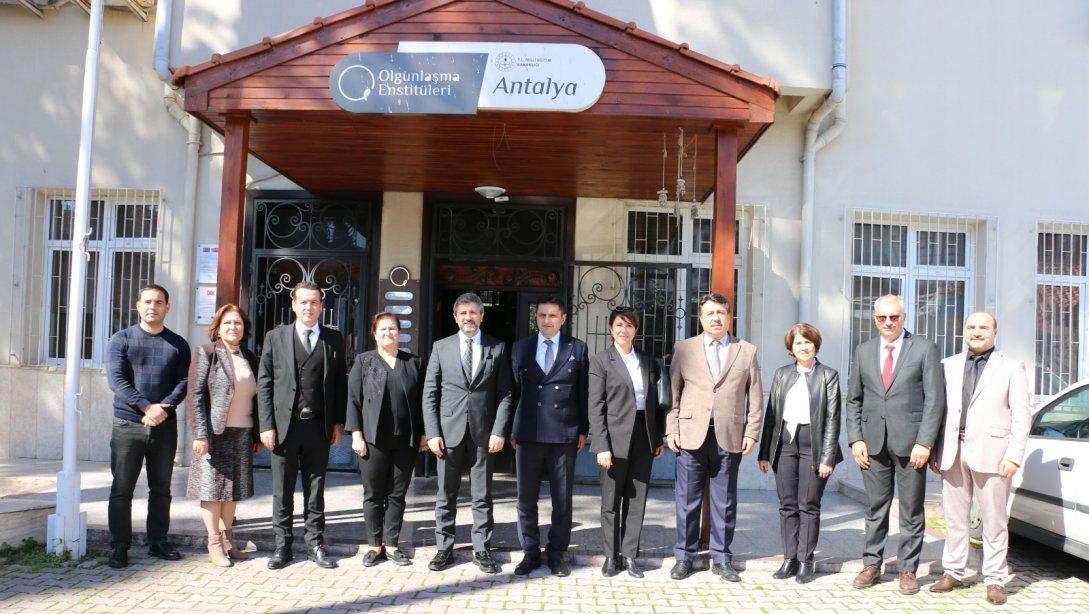 Hayat Boyu Öğrenme Genel Müdürü Cengiz METE'nin Antalya Olgunlaşma Enstitüsünü ziyareti