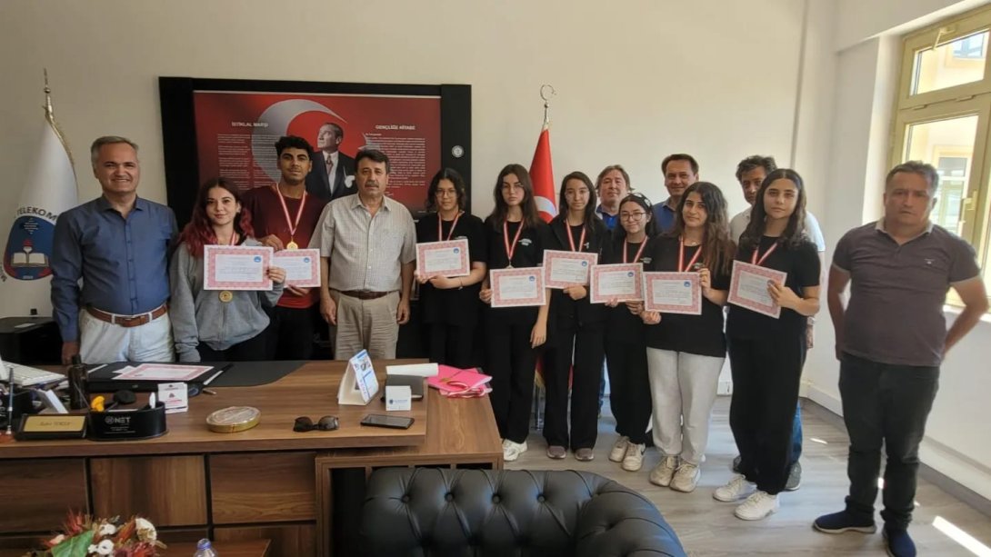Tübitak 4006 Bilim Fuarı Kapsamında dereceye giren öğrencilerimize ödül verildi